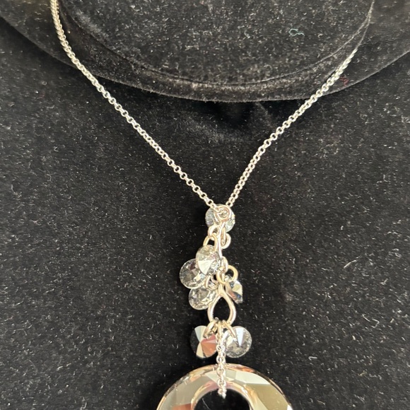 Lemoniq 32" Sterling Chain with Swarovski Crystal Pendant - Picture 2 of 6